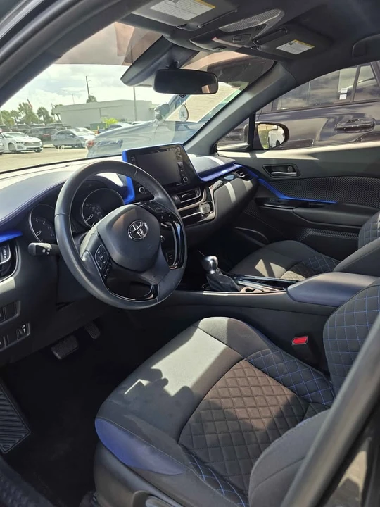 2022 Toyota C-HR - Image 5 of 8