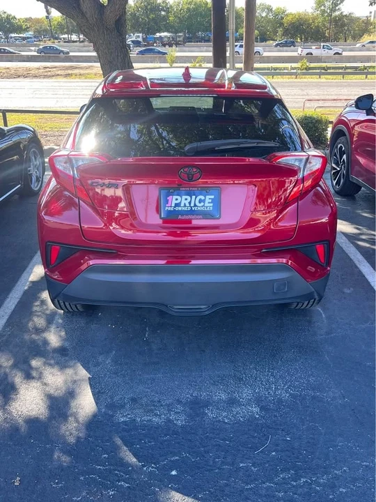 2022 Toyota C-HR - Image 4 of 11