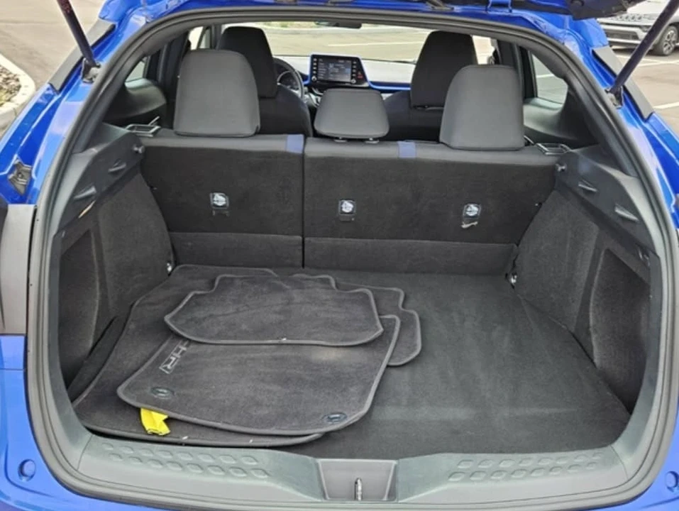 2022 Toyota C-HR - Image 10 of 12