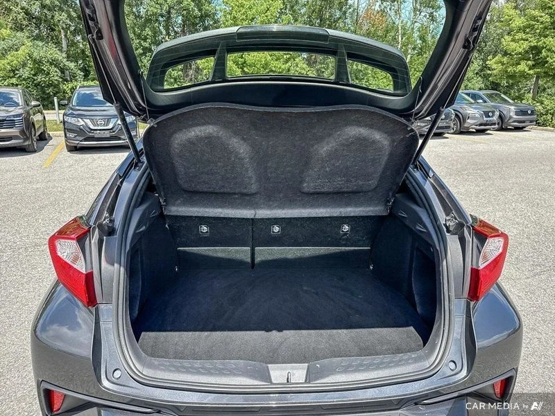 2022 Toyota C-HR - Image 16 of 20