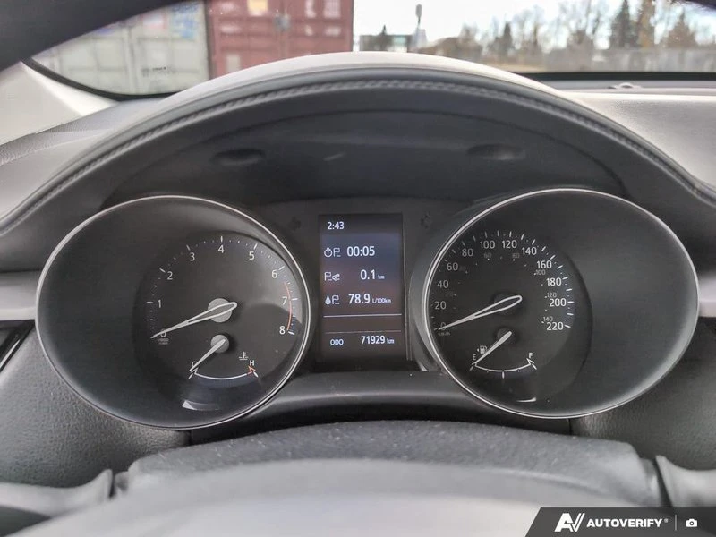 2022 Toyota C-HR - Image 11 of 20