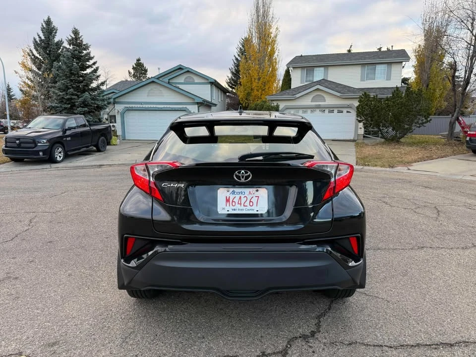 2022 Toyota C-HR - Image 4 of 11