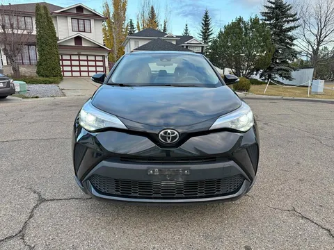 2022 Toyota CH-R XLE