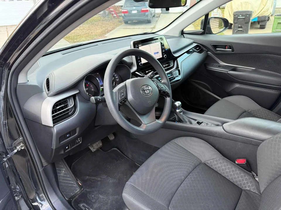 2022 Toyota C-HR - Image 6 of 11