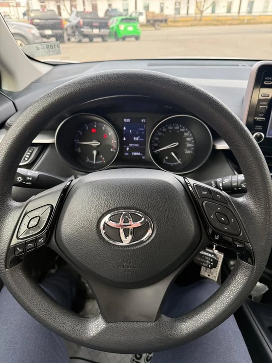 2022 Toyota C-HR - Image 4 of 5