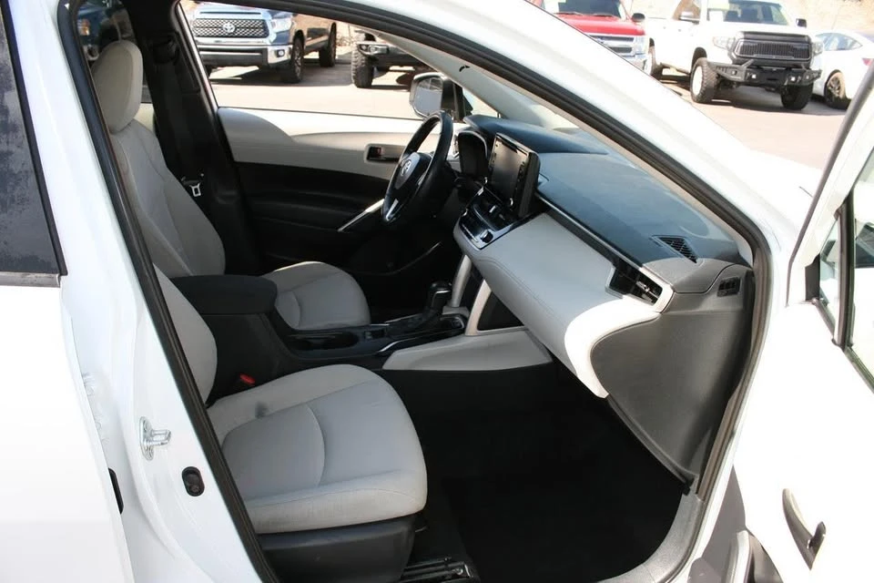 2022 Toyota Corolla Cross - Image 4 of 20