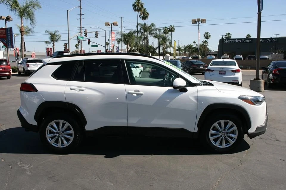 2022 Toyota Corolla Cross - Image 12 of 20