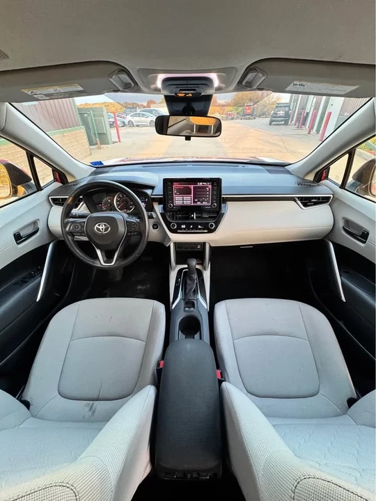 2022 Toyota Corolla Cross - Image 11 of 17