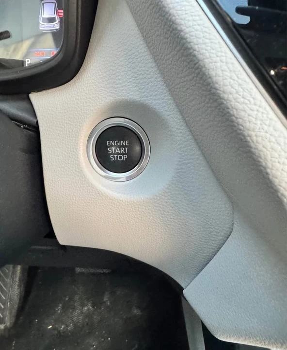 2022 Toyota Corolla Cross - Image 13 of 17