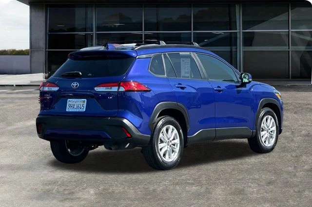 2022 Toyota Corolla Cross - Image 3 of 12
