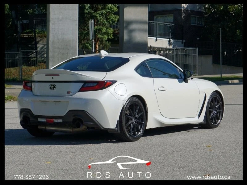 2022 Toyota GR86 2nd Gen - Image 5 of 19