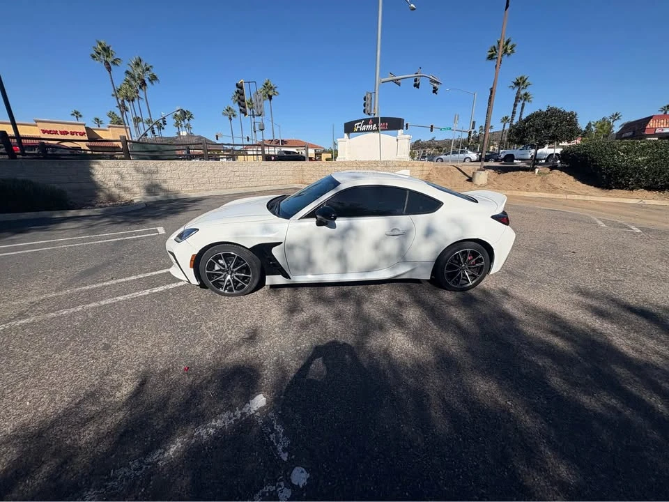 2022 Toyota GR86 2nd Gen - Image 2 of 6