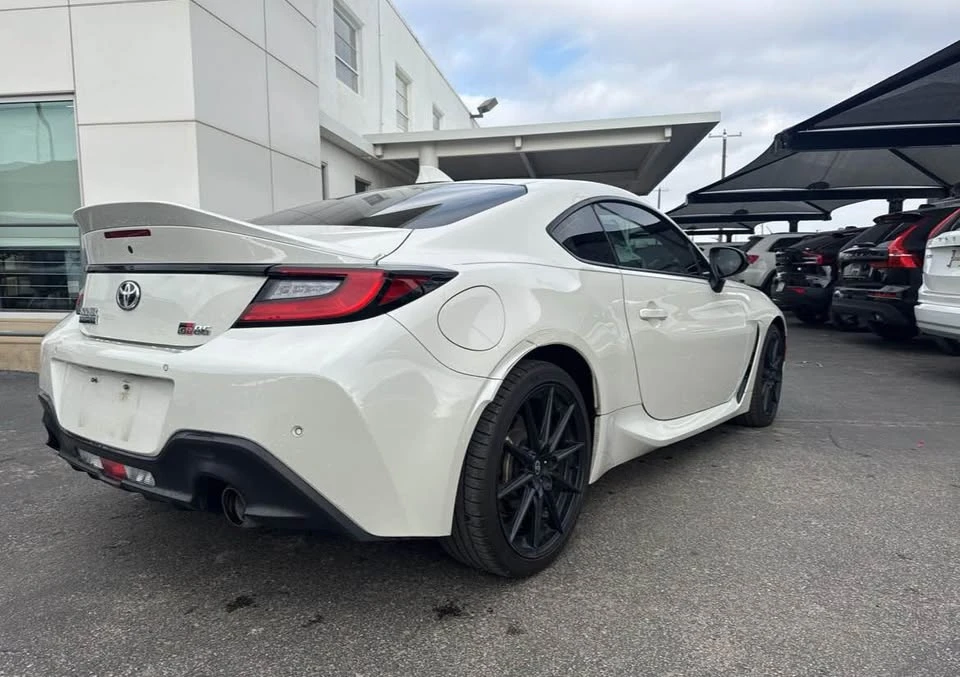 2022 Toyota GR86 2nd Gen - Image 4 of 5
