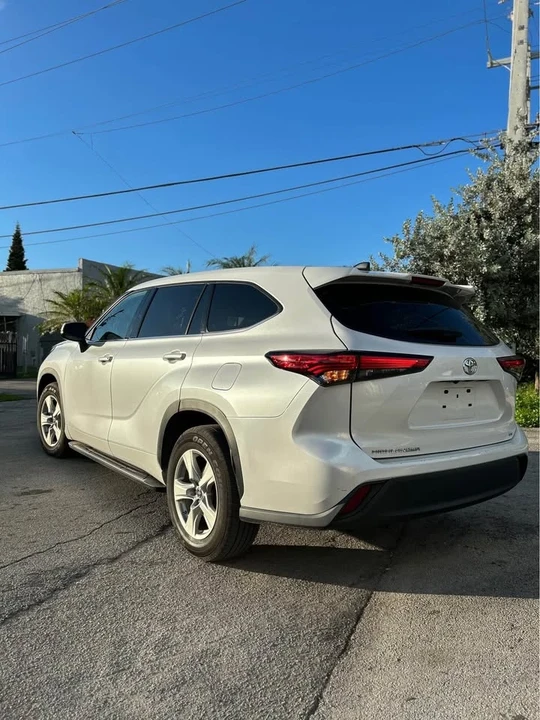 2022 Toyota Highlander - Image 13 of 14