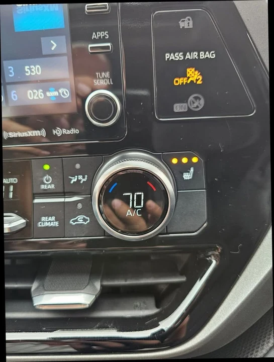 2022 Toyota Highlander - Image 11 of 20