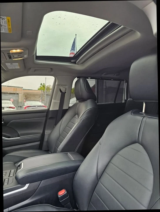 2022 Toyota Highlander - Image 15 of 20