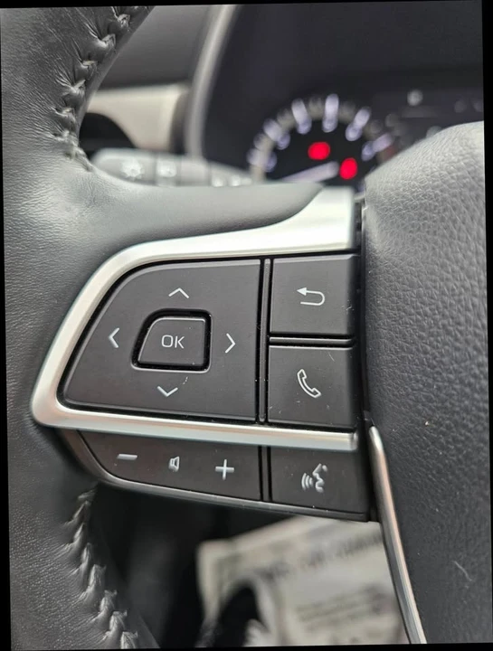 2022 Toyota Highlander - Image 7 of 20