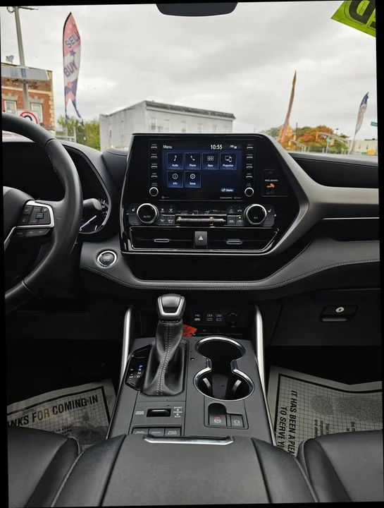 2022 Toyota Highlander - Image 5 of 20