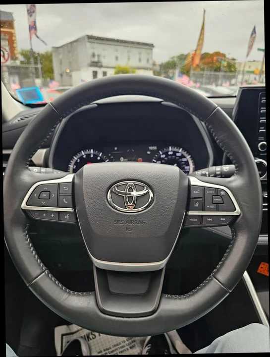 2022 Toyota Highlander - Image 6 of 20