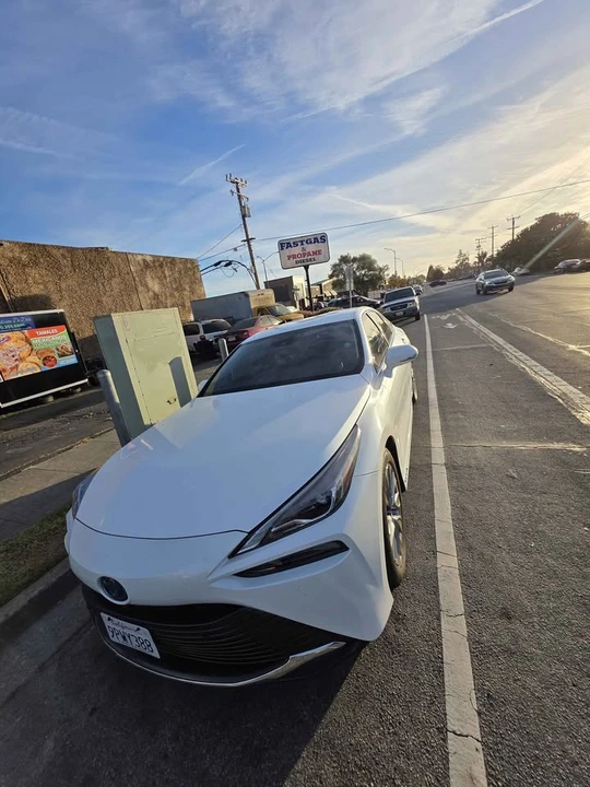 2022 Toyota Mirai - Image 3 of 9