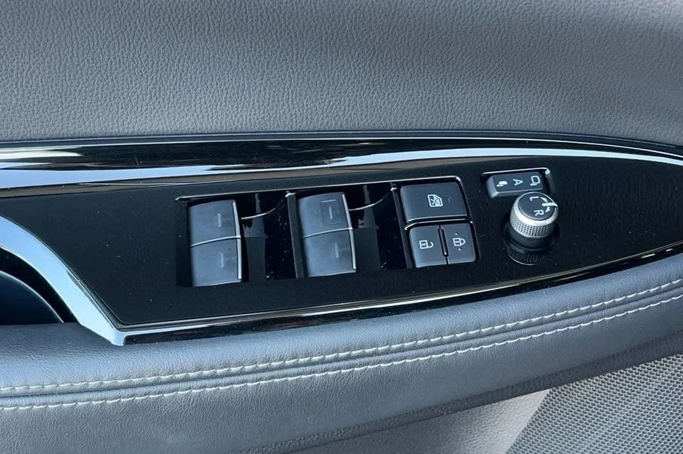 2022 Toyota Mirai - Image 8 of 15
