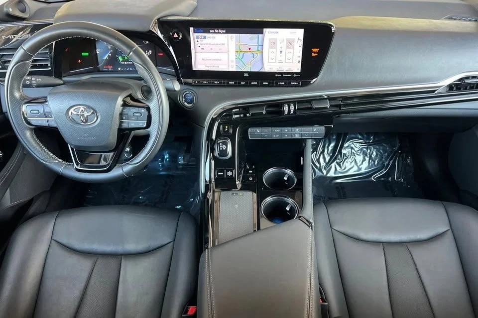 2022 Toyota Mirai - Image 10 of 15