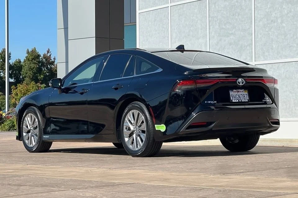 2022 Toyota Mirai - Image 3 of 15