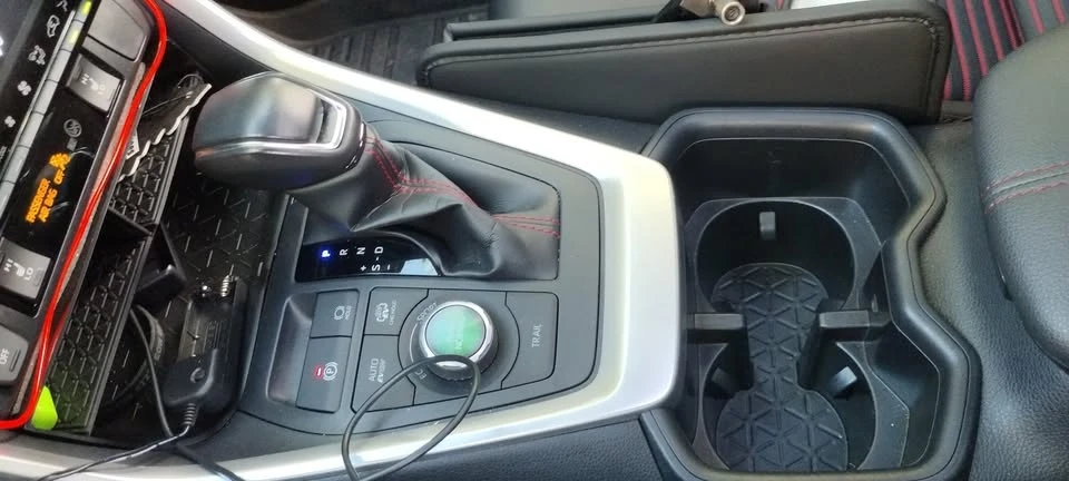 2022 Toyota RAV4 5th Gen - Image 13 of 19