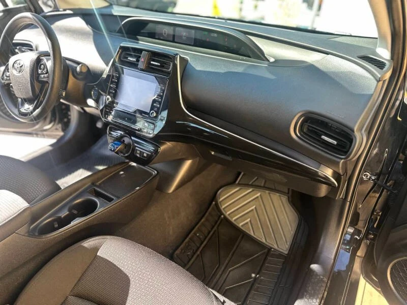 2022 Toyota Prius 4th Gen - Image 6 of 12