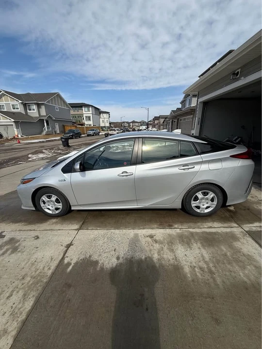 2022 Toyota Prius 5th Gen - Image 4 of 18