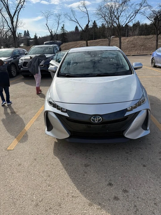 2022 Toyota Prius 5th Gen - Image 2 of 18