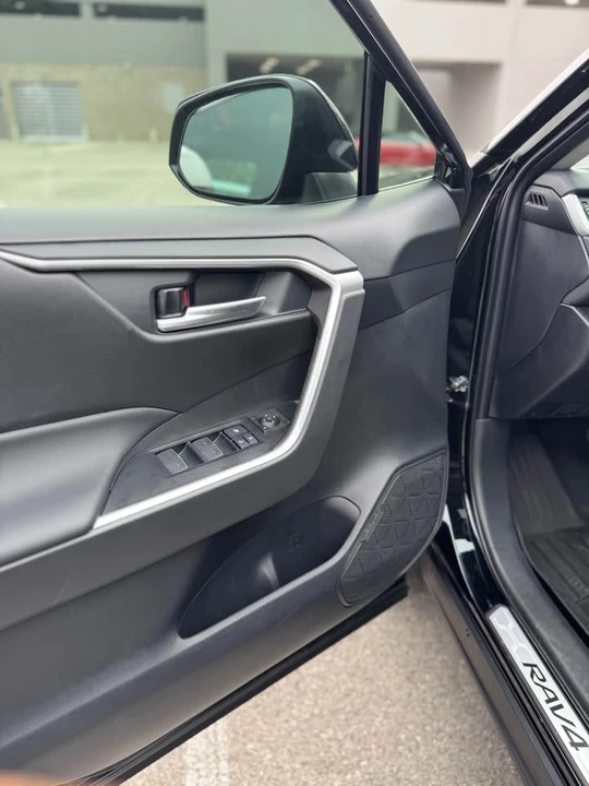 2022 Toyota RAV4 5th Gen - Image 9 of 15