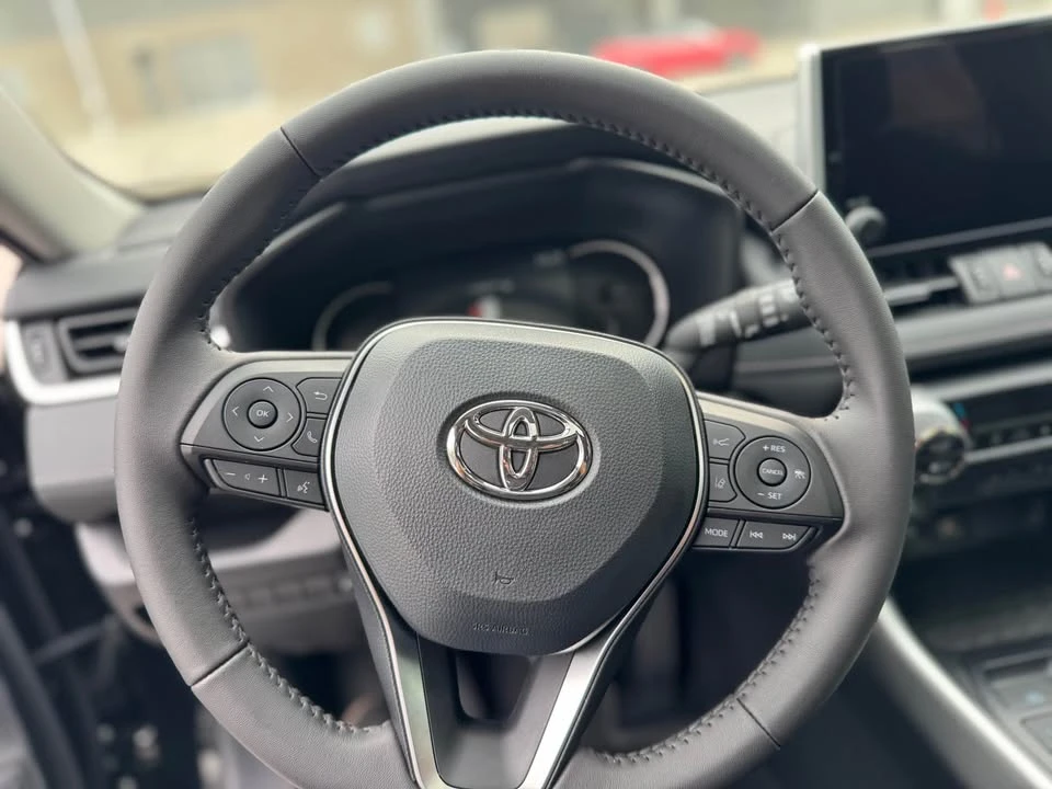 2022 Toyota RAV4 5th Gen - Image 14 of 15