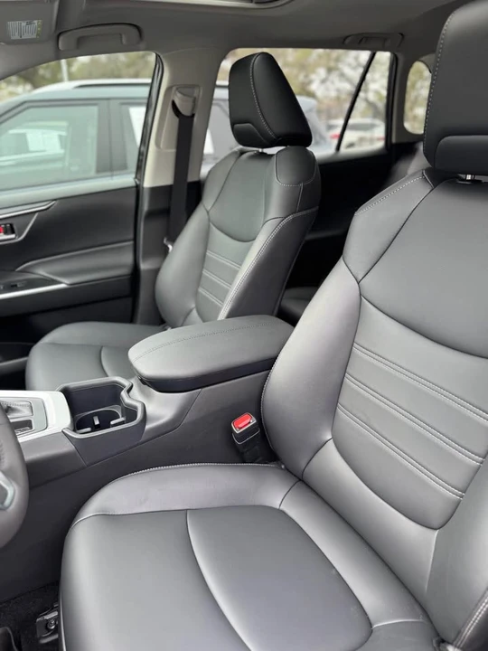 2022 Toyota RAV4 5th Gen - Image 11 of 15