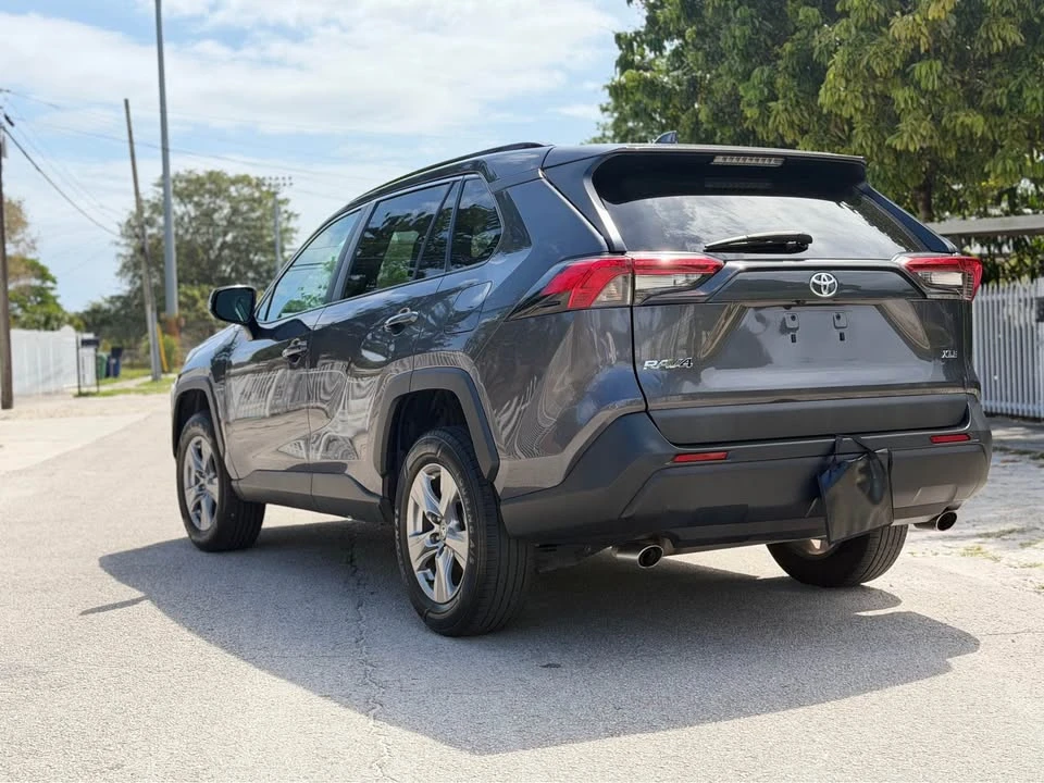 2022 Toyota RAV4 5th Gen - Image 7 of 17
