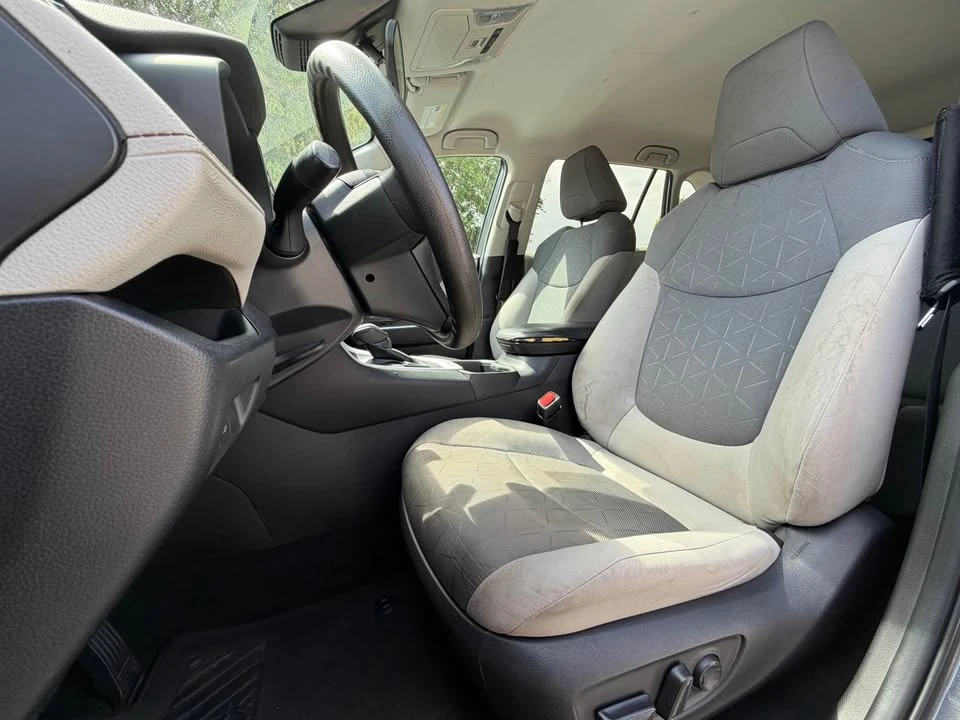 2022 Toyota RAV4 5th Gen - Image 11 of 17