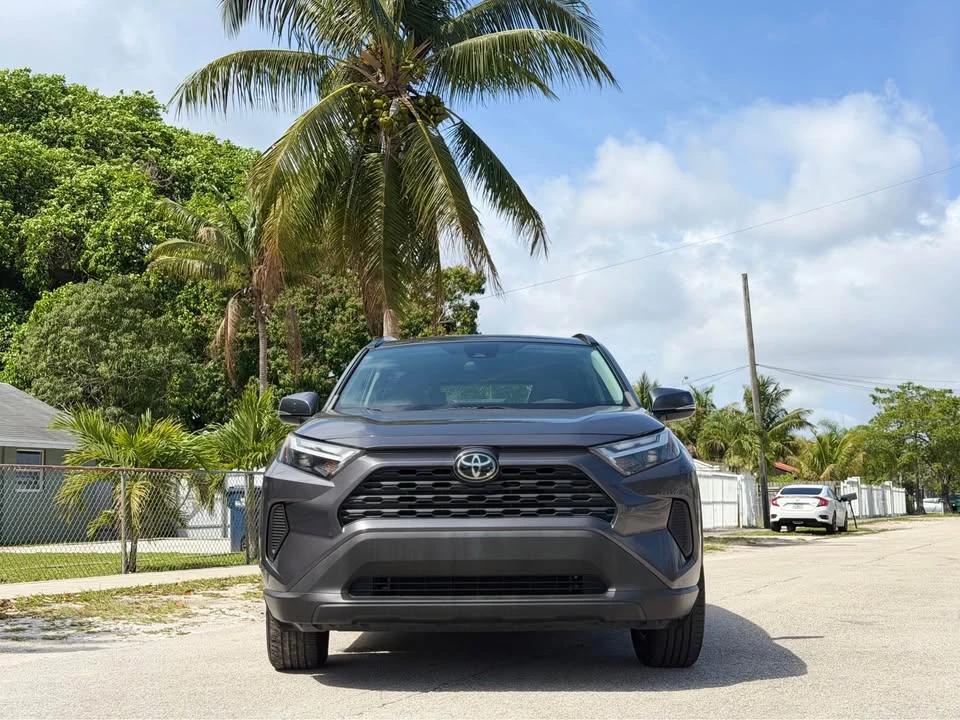 2022 Toyota RAV4 5th Gen - Image 2 of 17