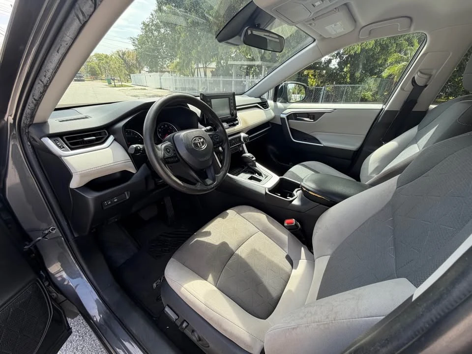 2022 Toyota RAV4 5th Gen - Image 12 of 17