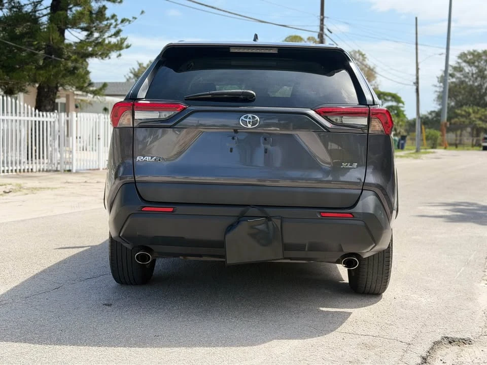 2022 Toyota RAV4 5th Gen - Image 6 of 17