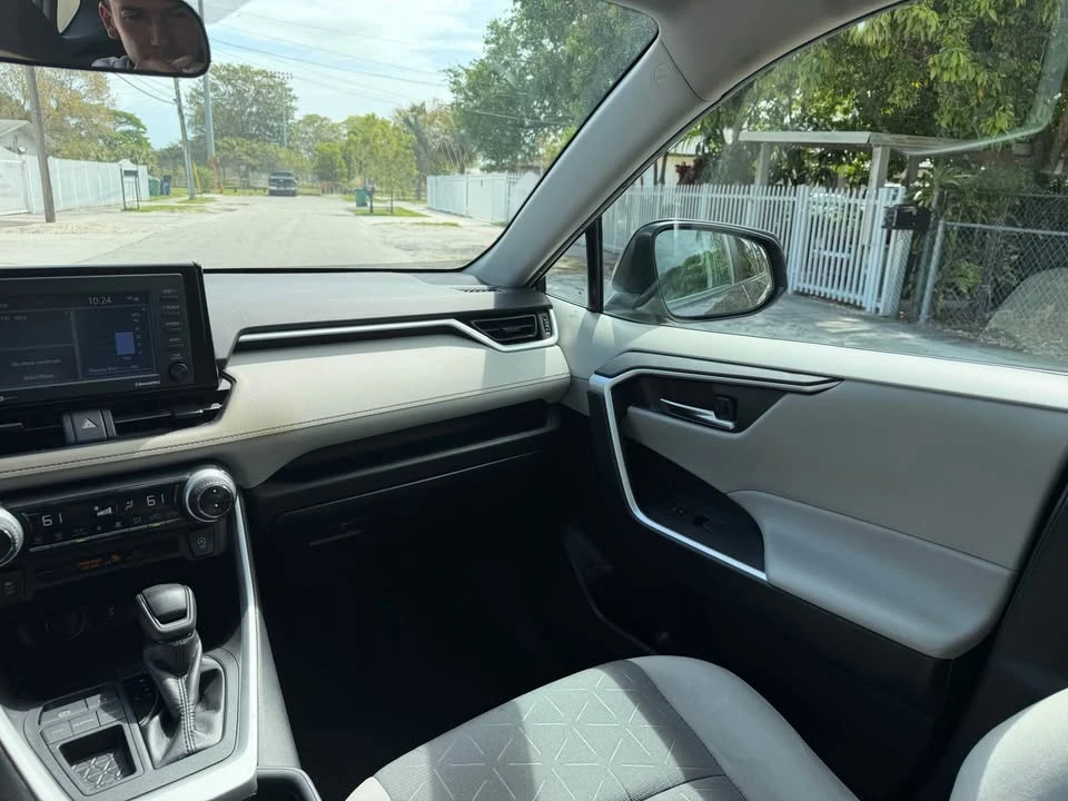 2022 Toyota RAV4 5th Gen - Image 16 of 17