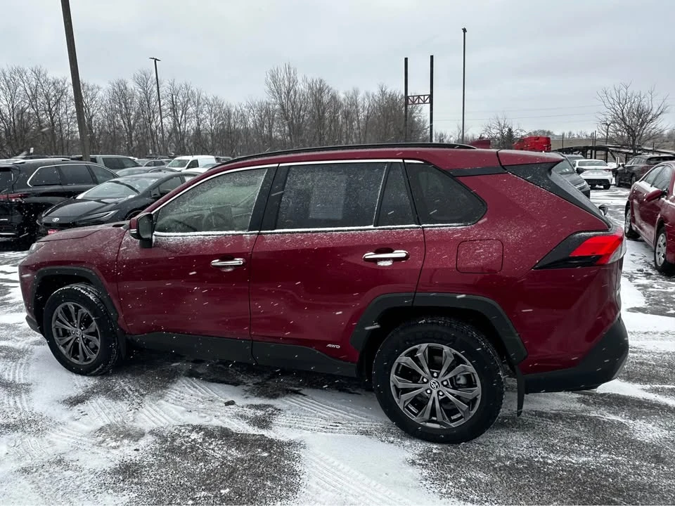 2022 Toyota RAV4 5th Gen - Image 2 of 12