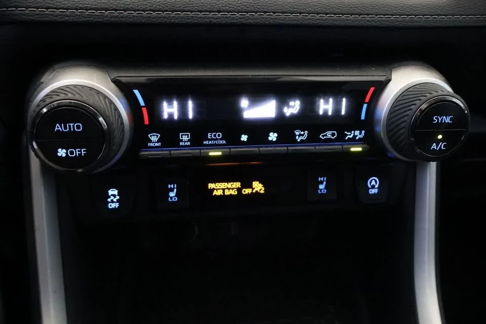 2022 Toyota RAV4 5th Gen - Image 12 of 18