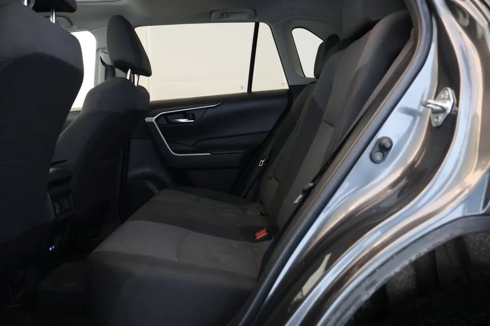 2022 Toyota RAV4 5th Gen - Image 16 of 18