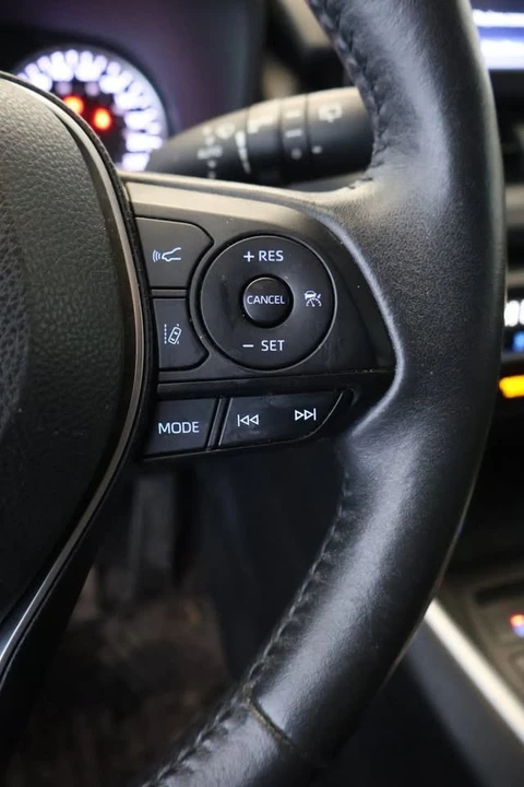 2022 Toyota RAV4 5th Gen - Image 8 of 18