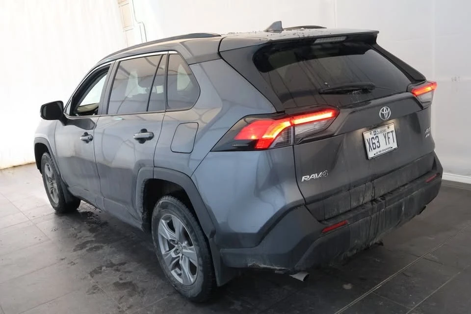 2022 Toyota RAV4 5th Gen - Image 17 of 18