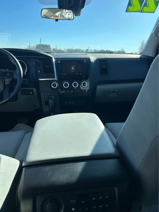 2022 Toyota Sequoia 3rd Gen - Image 10 of 11