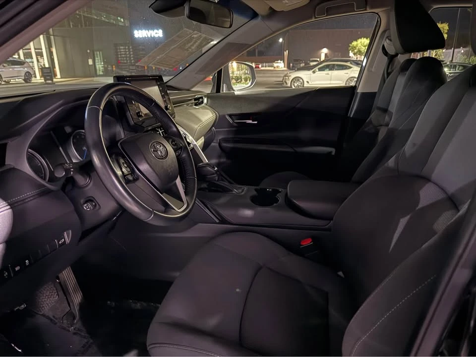 2022 Toyota Venza - Image 2 of 3