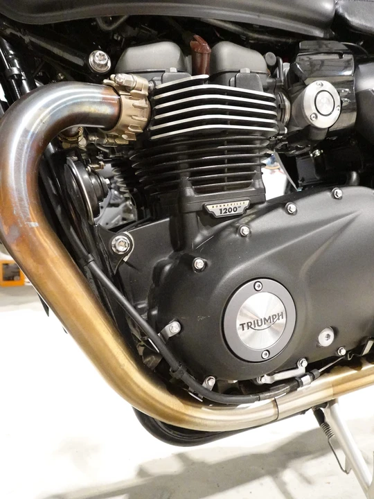 2022 Triumph Speed Twin 1200 - Image 16 of 31