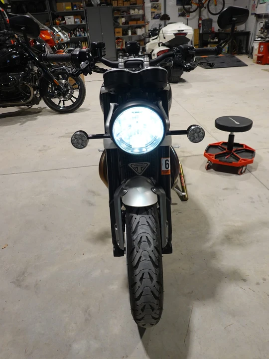 2022 Triumph Speed Twin 1200 - Image 10 of 31