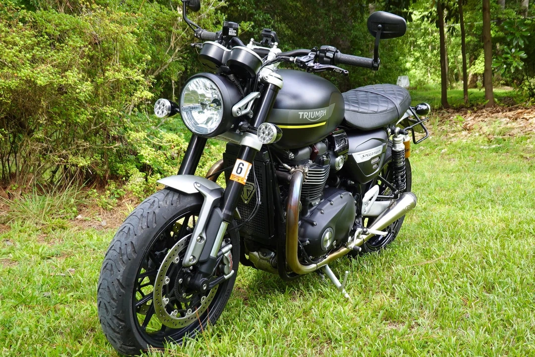 2022 Triumph Speed Twin 1200 - Image 2 of 31